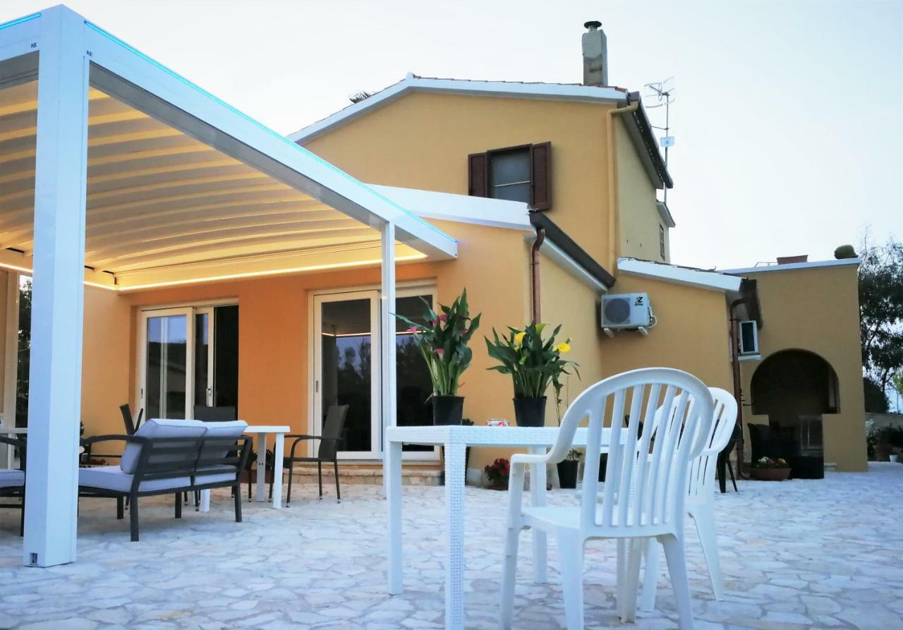 B&B Fiori Di Pesco Fertilia Exteriör bild